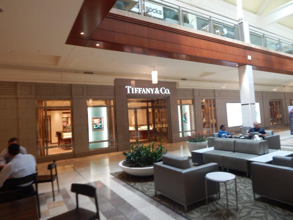 Tiffany Store in a Mall. Understanding Art Glass