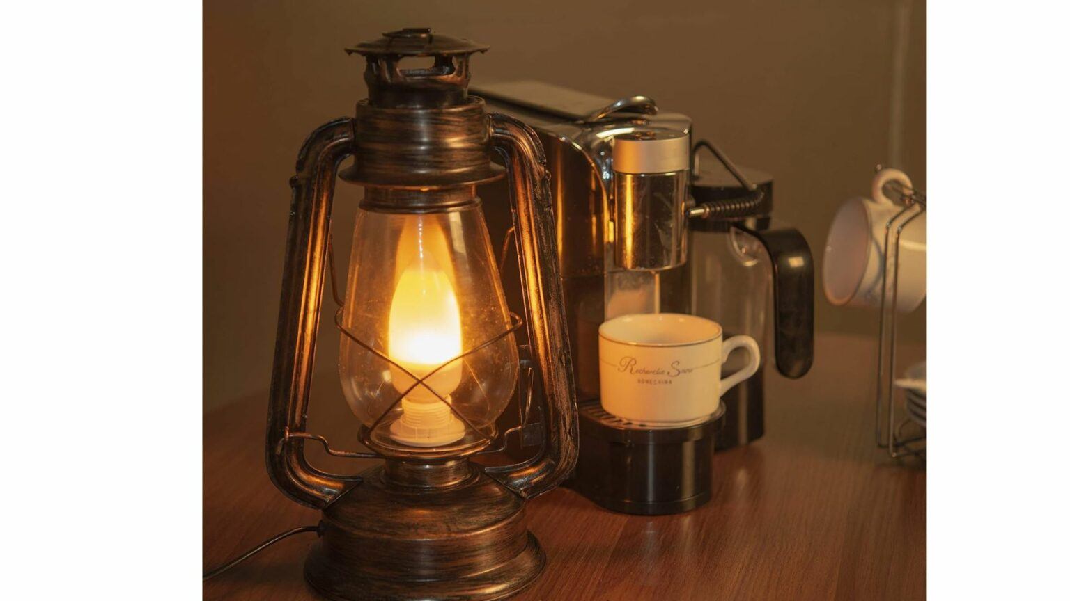 12Vmonster Vintage Rustic Accent Old Fashioned Electric Lantern Oil Lamp