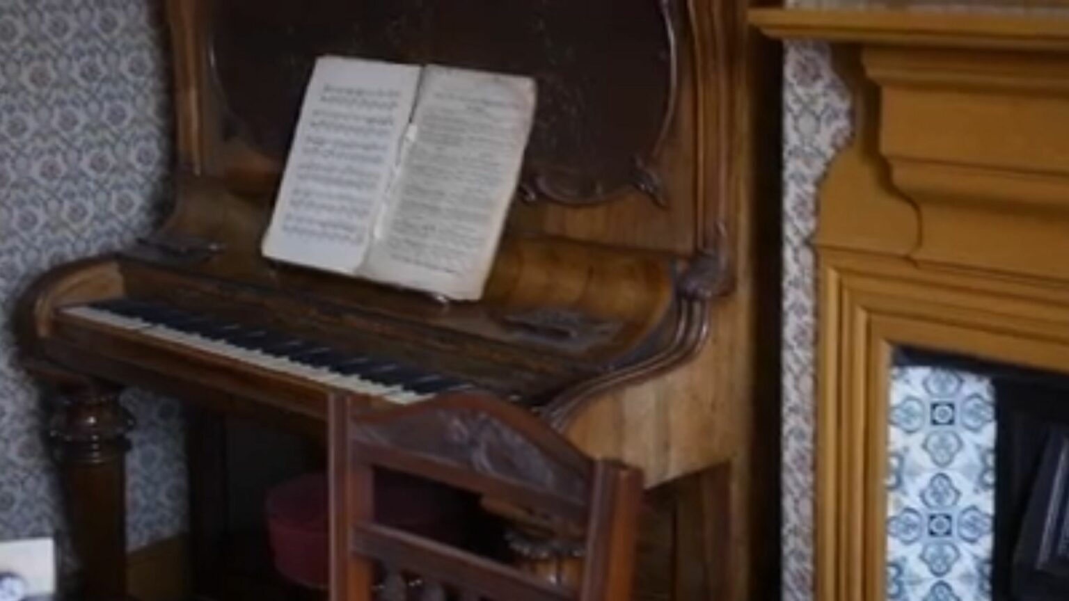 Old Piano Wth Rustic Farmhouse Finds