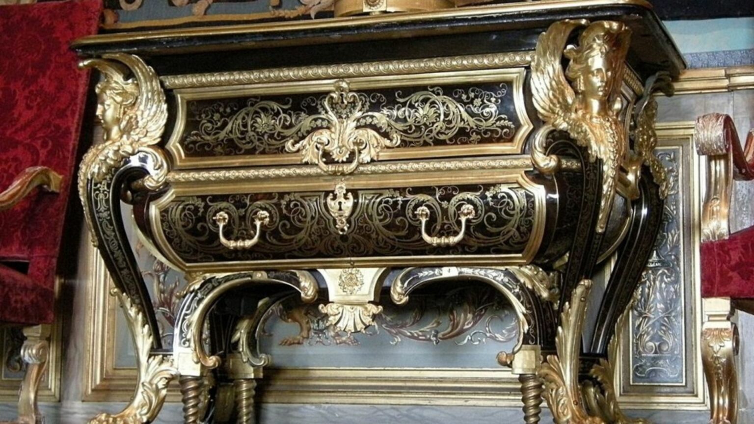Showstopper Cabinet