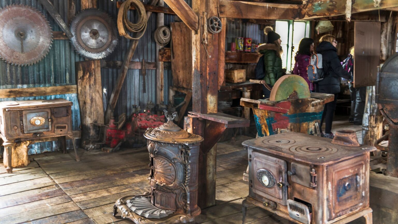 A 1950s Workshop Filled With Sturdy, Well-Crafted Appliances