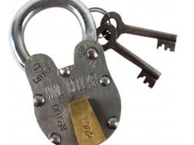 Antique Style Wine Cellar Padlock with 2 Skeleton Keys