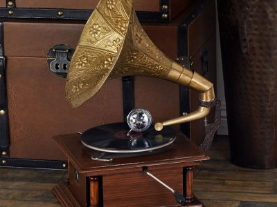 Functional Gramophone With Flower-Shaped Horn Functional Gramophone With Flower-Shaped Horn