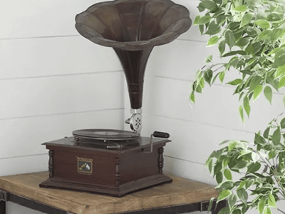 Skip to the end of the images gallery Skip to the beginning of the images gallery Decorative Tabletop Gramophone