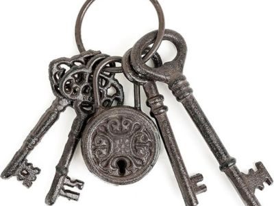 Sungmor Cast Iron Skeleton Keys - Antique Style Keyring Props, Pirate Treasure